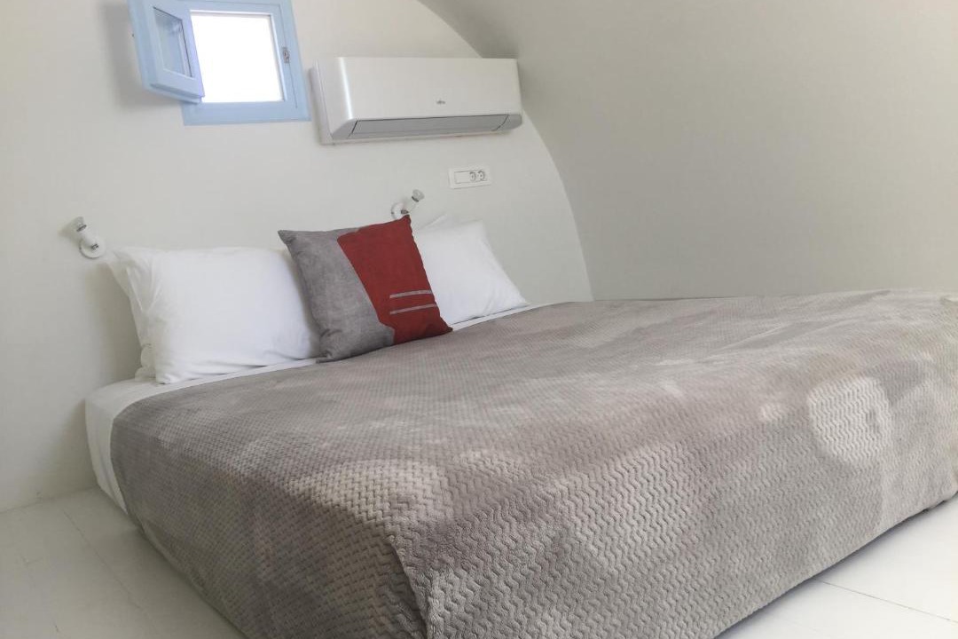Photo of Bedroom in Oia