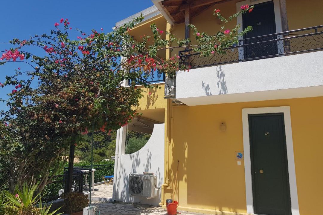Photo of Buildings in Parelia