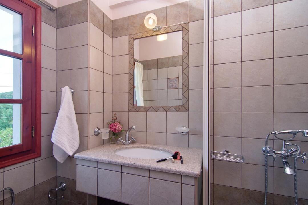 Photo of Bathroom in Kleidonia