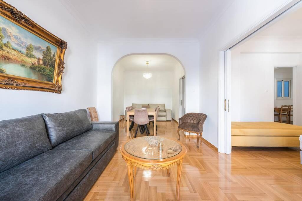 Photo of Livingroom in Platia Viktorias
