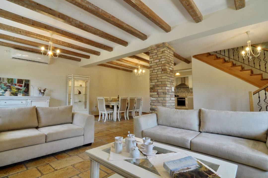Photo of Livingroom in Petaleia
