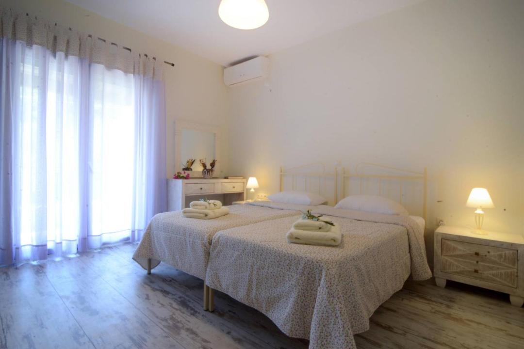 Photo of Bedroom in Petaleia