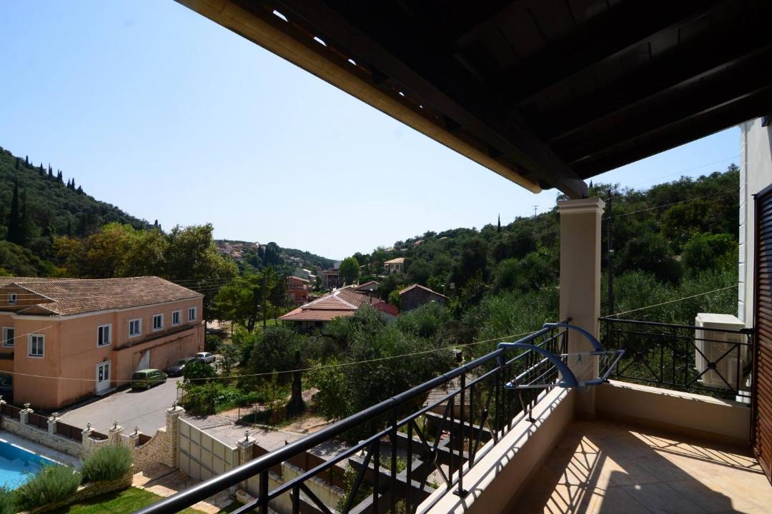 Photo of Patio Balcony in Petaleia