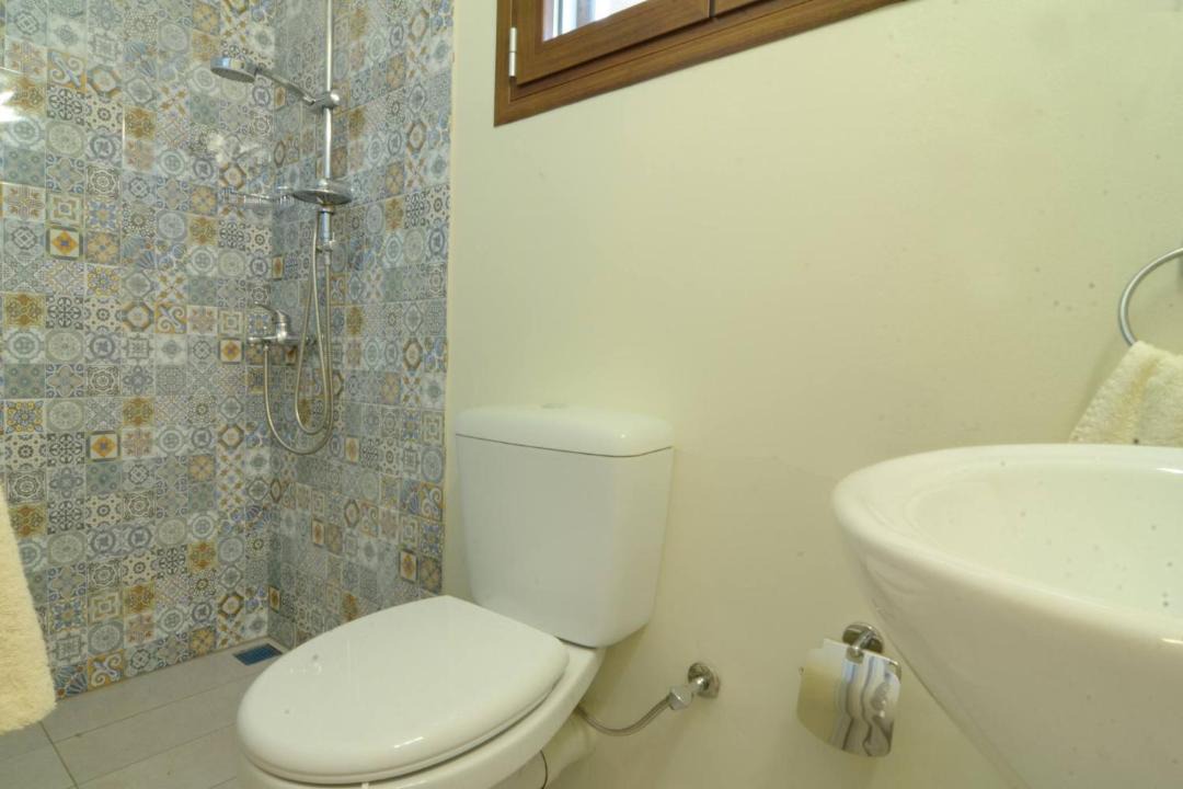 Photo of Bathroom in Petaleia