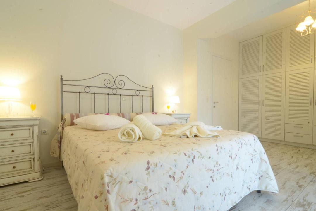 Photo of Bedroom in Petaleia