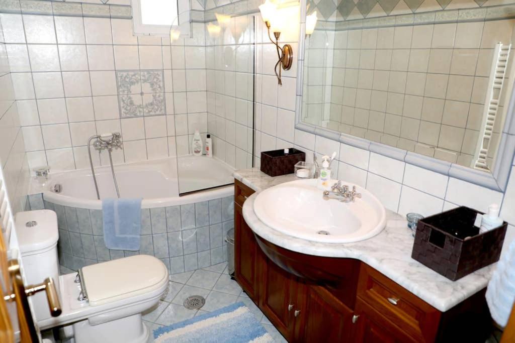 Photo of Bathroom in Volos City Centre