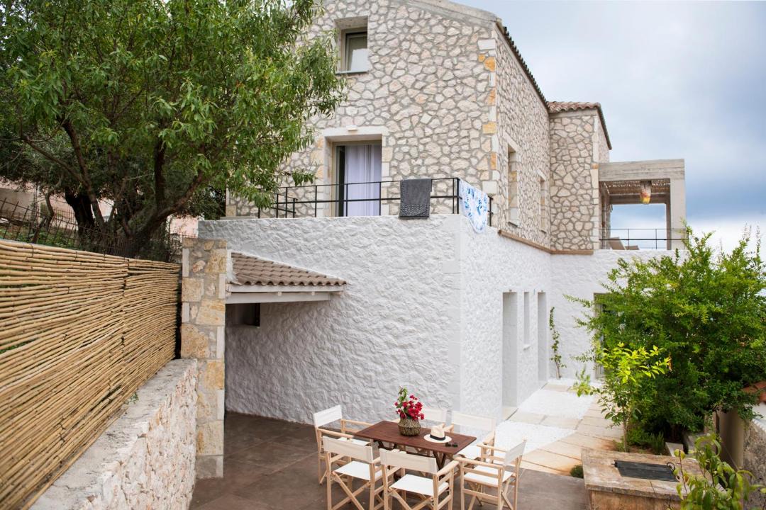 Photo of Buildings in Frourion