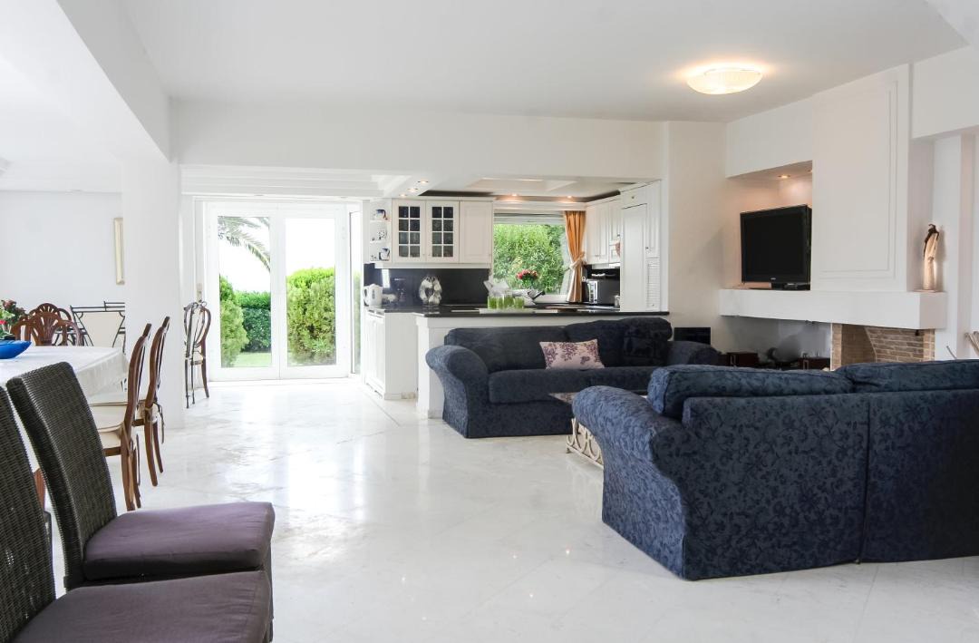 Photo of Livingroom in Anavyssos