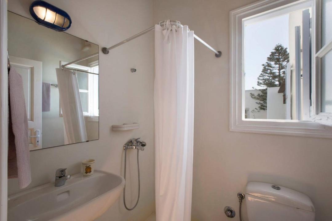Photo of Bathroom in Psarou