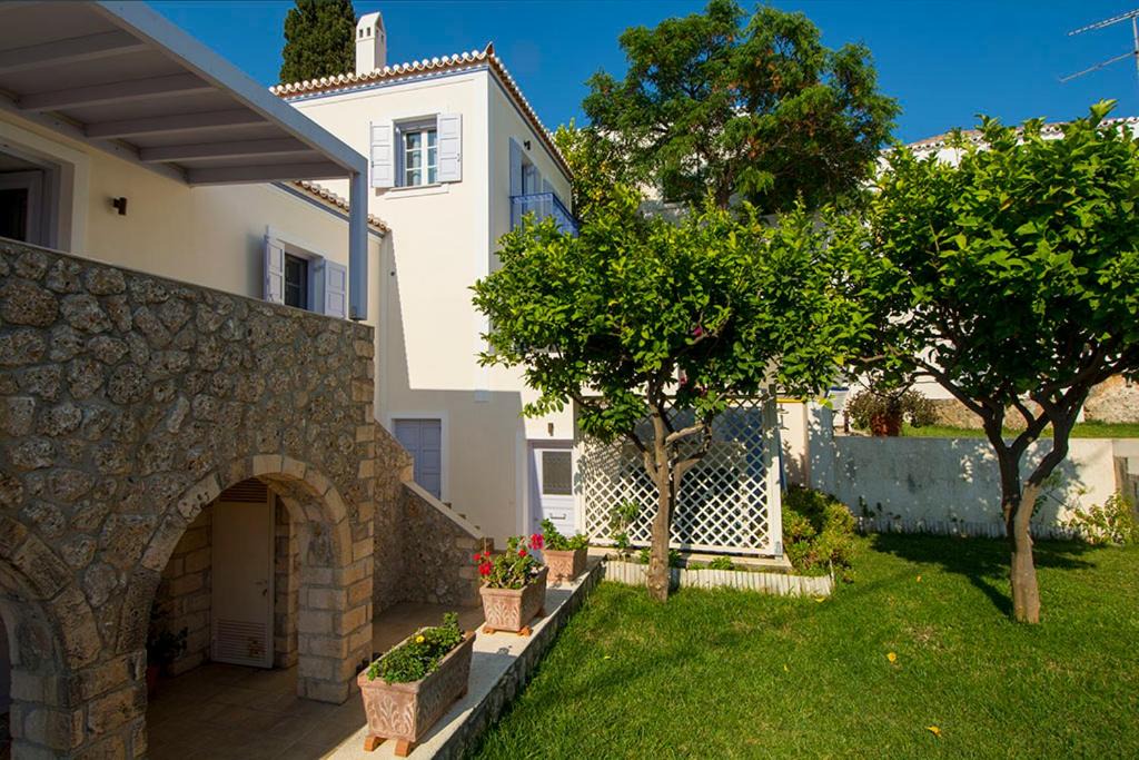 Photo of Buildings in Spetses