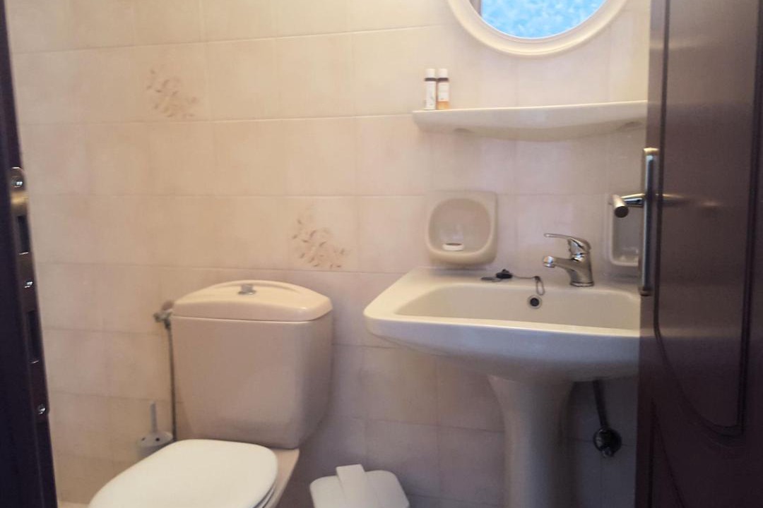 Photo of Bathroom in Fiskardo