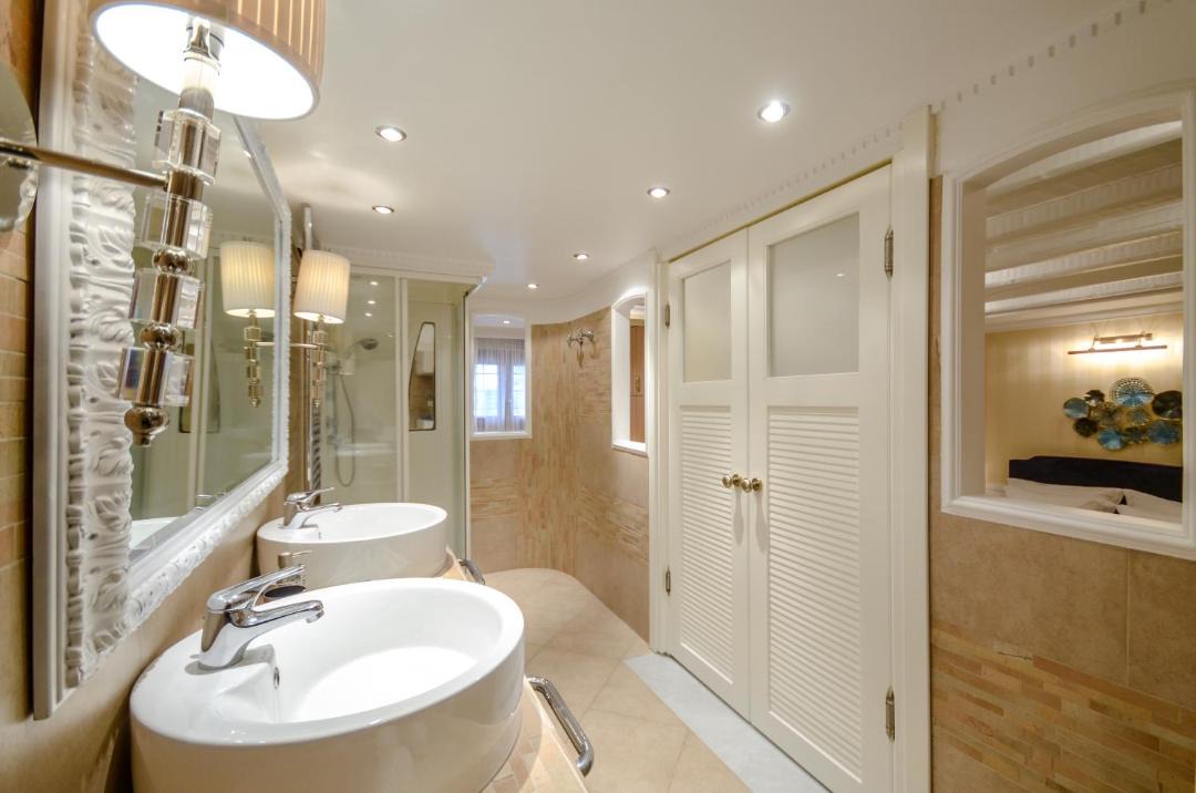 Photo of Bathroom in Naxos