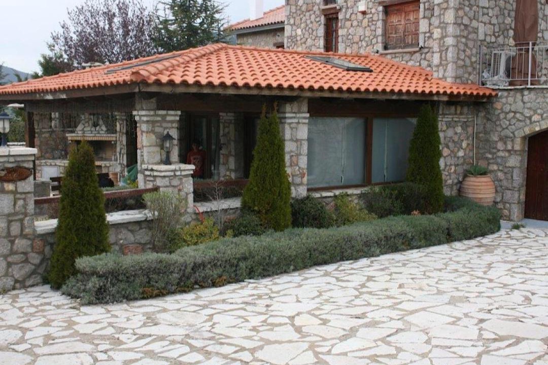 Photo of Buildings in Arachova