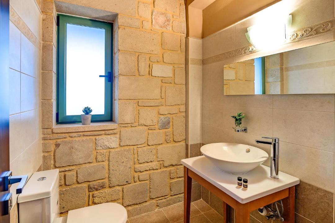Photo of Bathroom in Gerani