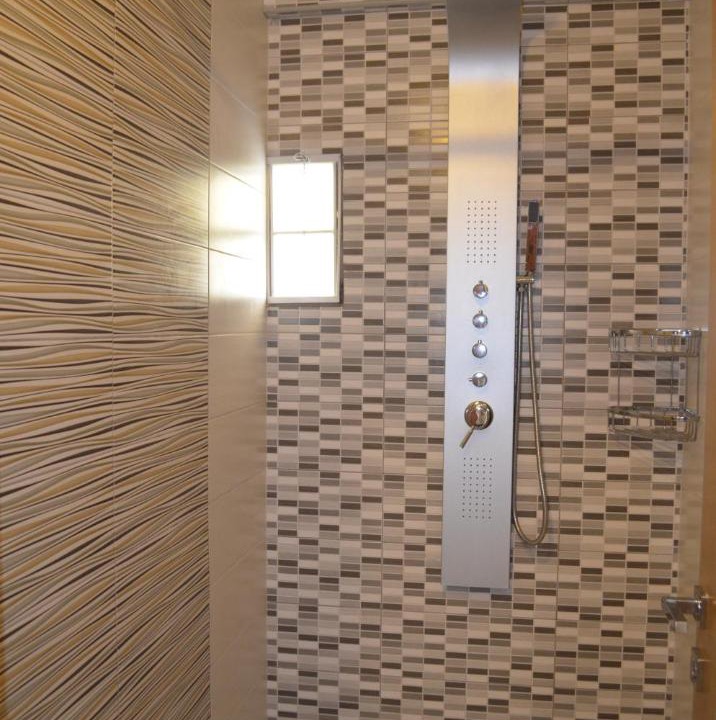 Photo of Bathroom in Ipsos