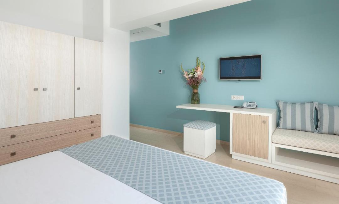 Photo of Bedroom in Mirties