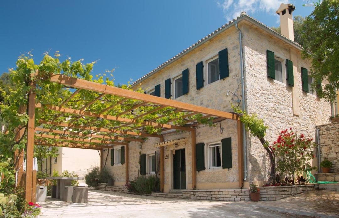 Photo of Buildings in Petaleia