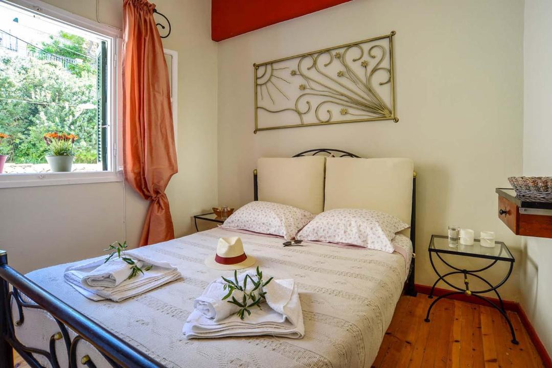 Photo of Bedroom in Longos