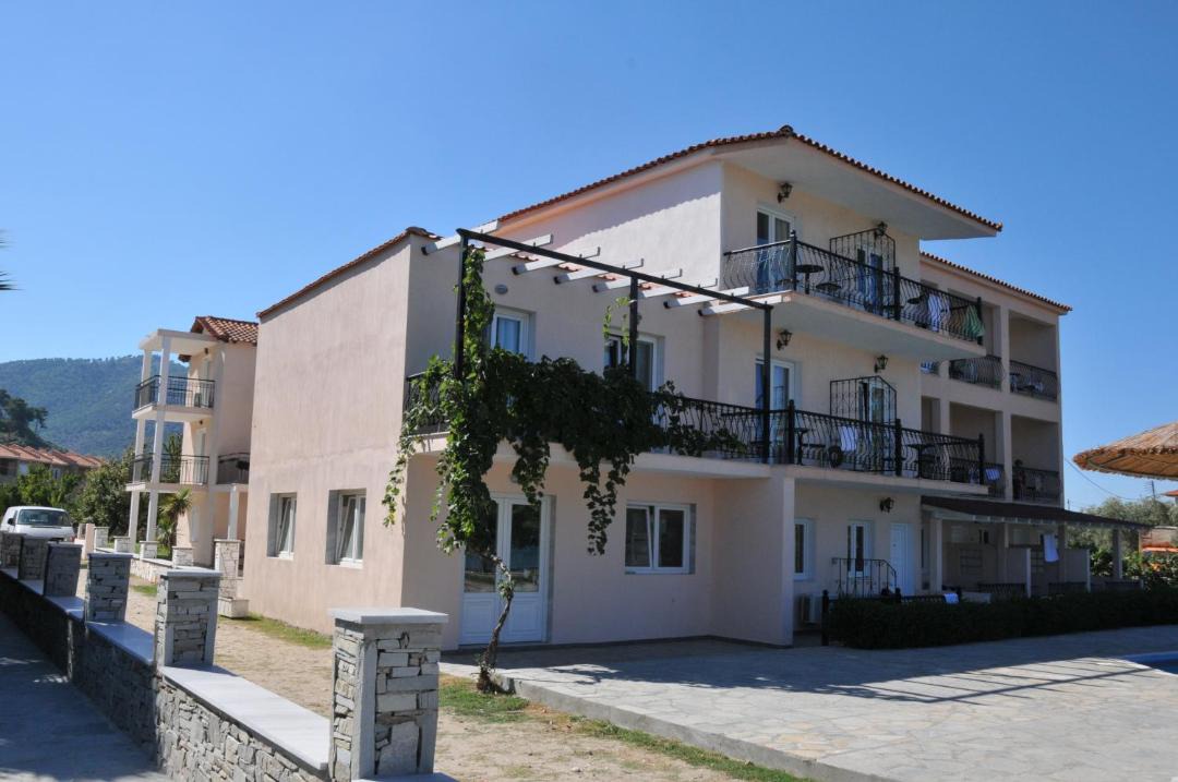 Photo of Buildings in Skala Rachoniou