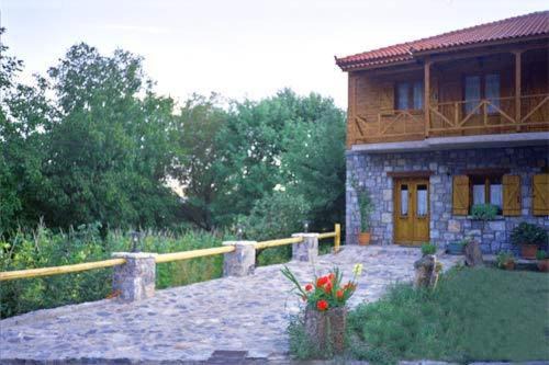 Photo of Buildings in Alonistaina