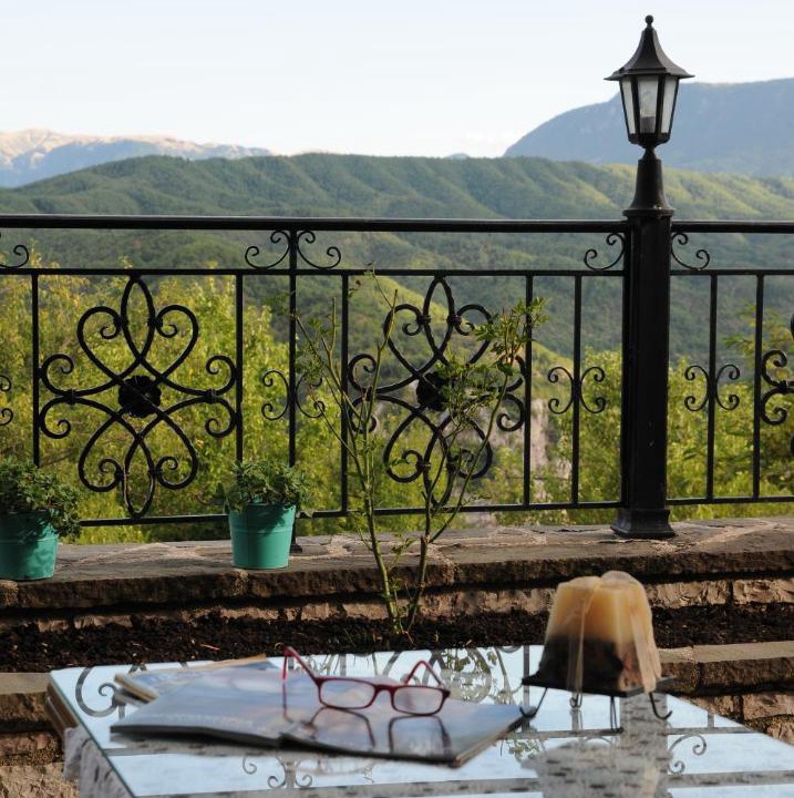 Photo of Patio Balcony in Koukkoulion
