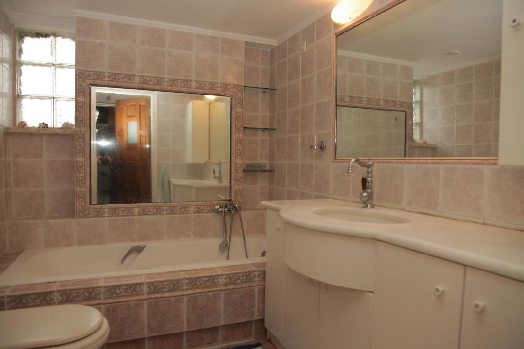 Photo of Bathroom in Petaloudes