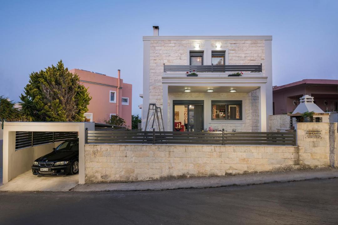 Photo of Buildings in Galatas