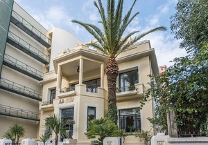 Avra City Hotel