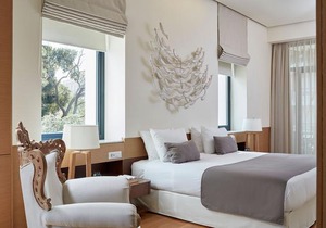 Avra City Hotel