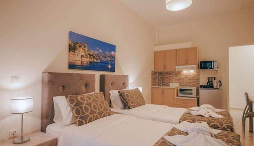Deluxe Studio Suite