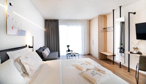 Junior Studio Suite