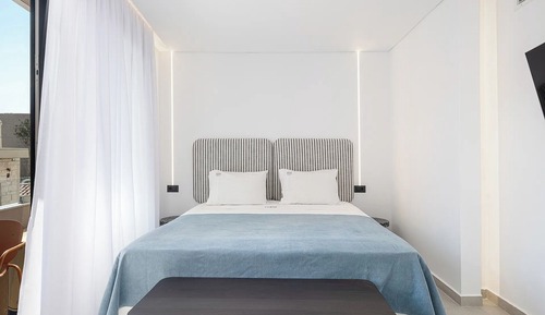 Deluxe Room, Balcony