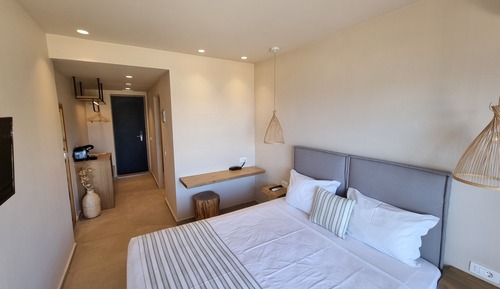 Double plus sea view room.