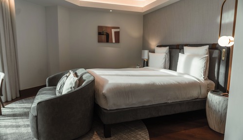 Deluxe Room, 1 King Bed, Balcony