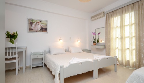 Studio for 4 people