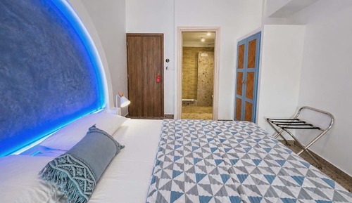 Superior Studio, 1 Double or 2 Twin Beds