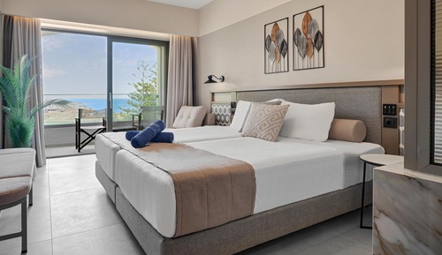 Superior Double or Twin Room, Partial Sea View