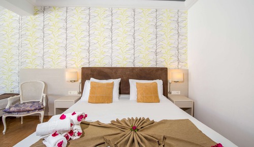 Interconnected Double Room Side Sea View