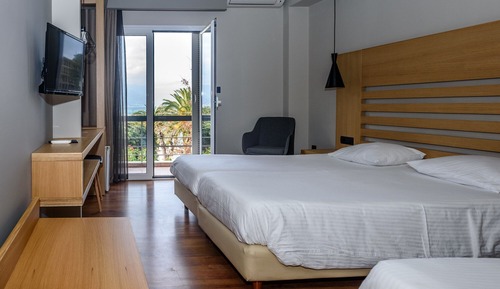 Standard Triple Room, Partial Sea View
