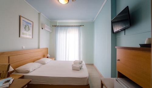 Single Room, Sea View