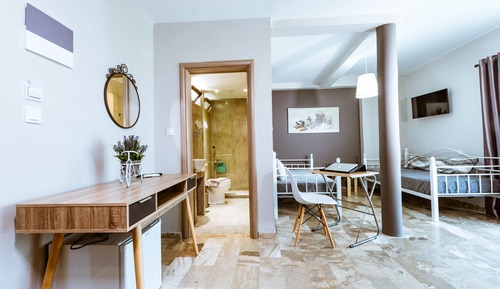 Suite, Sea View