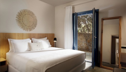 Friends & Family Suite with Sea View