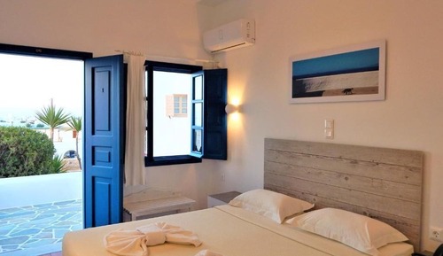 Standard Double Room, Partial Sea View