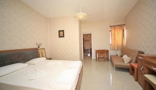 Deluxe Apartment, Pool View