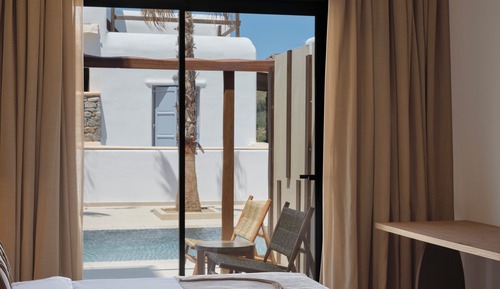 Cozy Suite With Shared Heated Pool