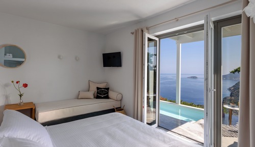 Deluxe Room with Mini Pool - Hydromassage