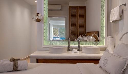 Executive Suite, Jetted Tub, Sea View