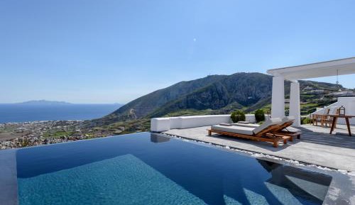 Andromache Villa with outdoor swimming pool