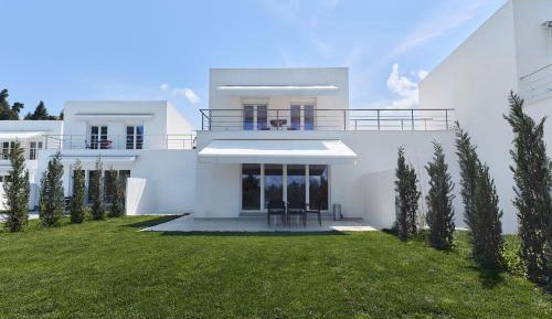 Villa with Private Garden 