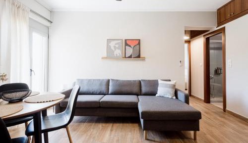 Two-Bedroom Apartment with Mountain View
